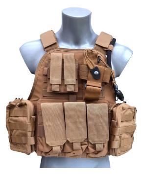 Coyote plate carrier class 4 + side plates + active set 0101.04 Operator